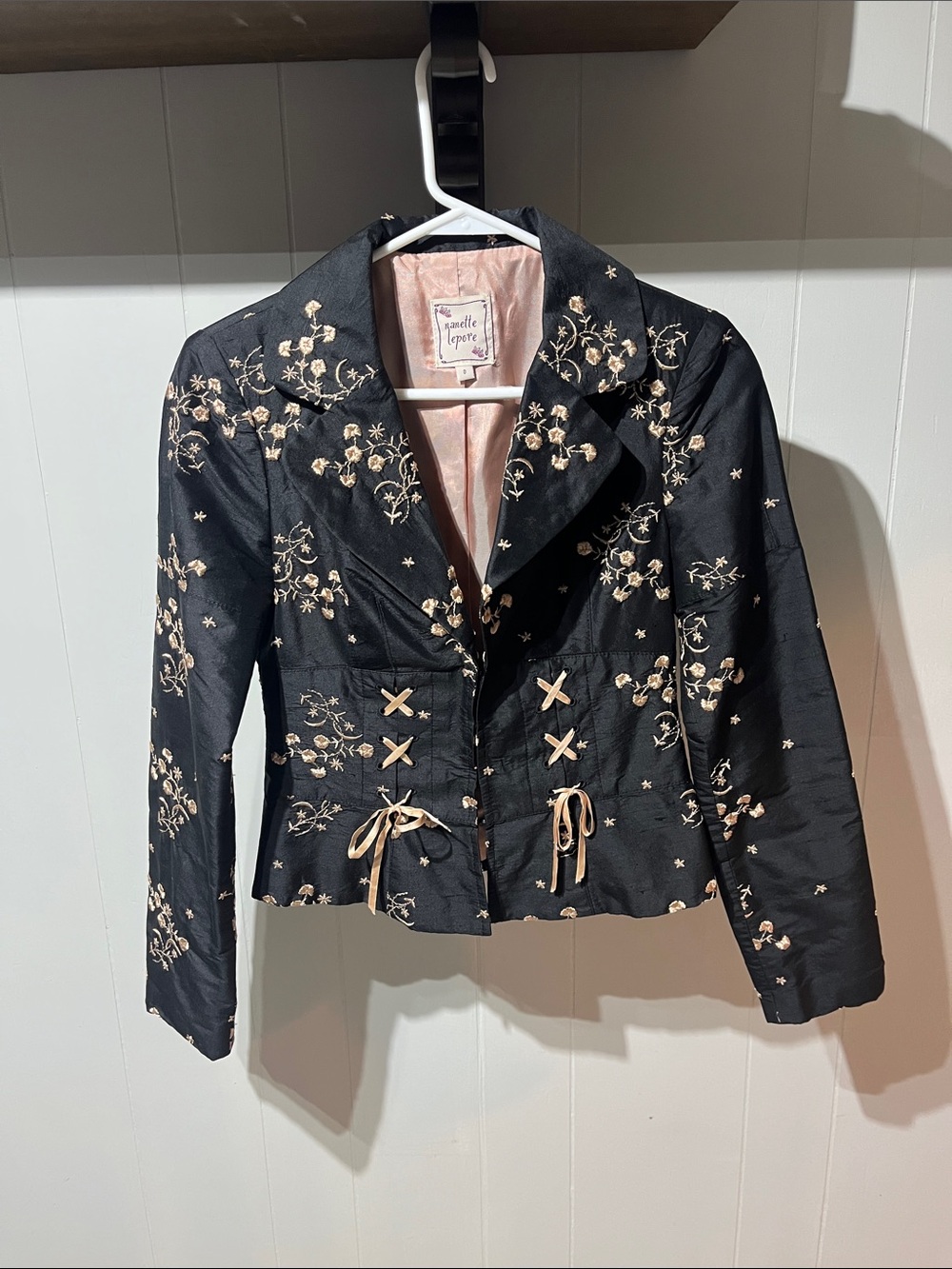 EUC Nanette Lepore silk embroidered blazer. Size zero 0